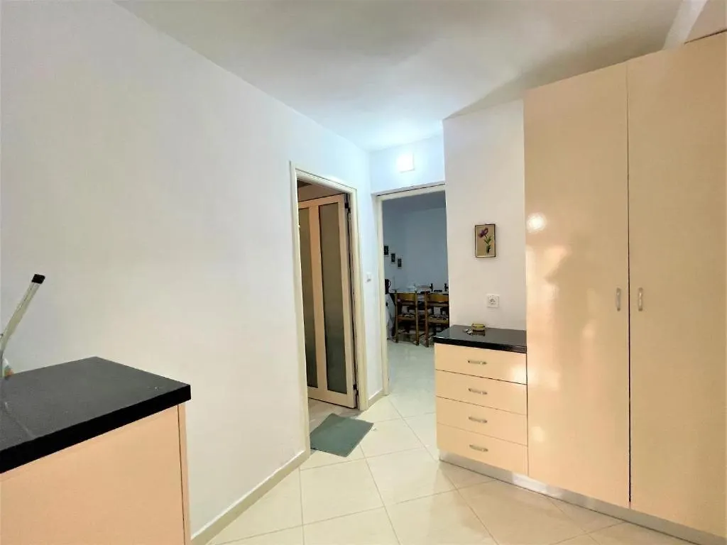 Brunari Apartment Vlorë 0*,